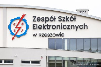 zdjęcie budynku Zespołu Szk&oacute;ł Elektronicznych w Rzeszowie, fot. Grzegorz Bukała, Urząd Miasta Rzeszowa